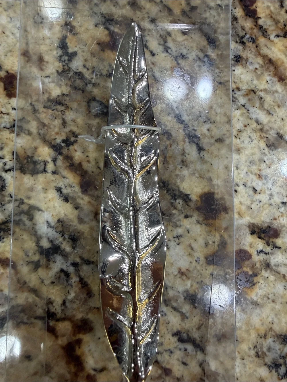 NEW IN PKG Salad Tong Set with Leaf Handles